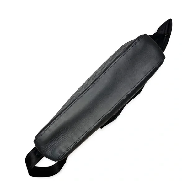 Louis vuitton  Damier Infini District MM crossbody - Picture 6 of 15